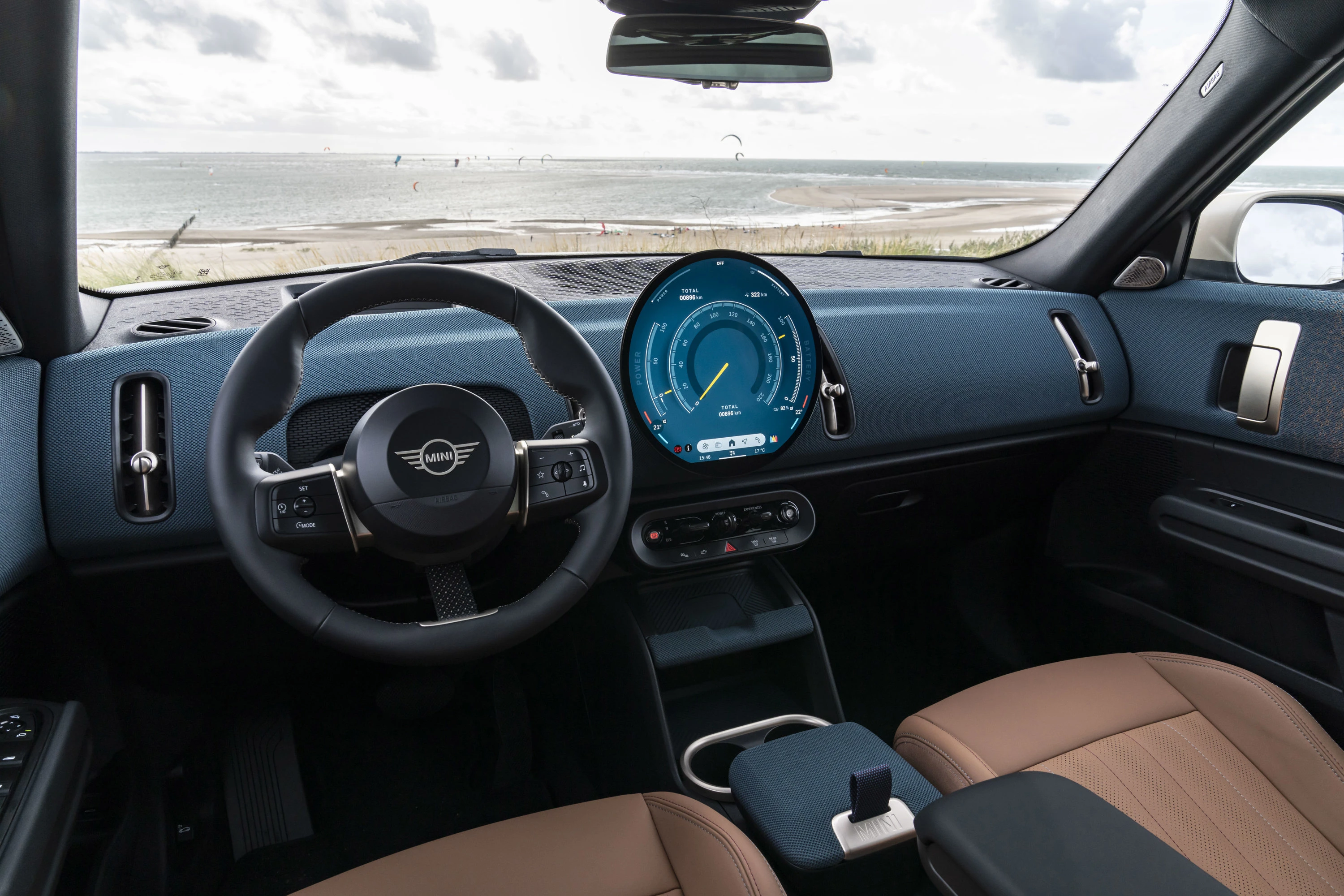 Mini Countryman E interior view