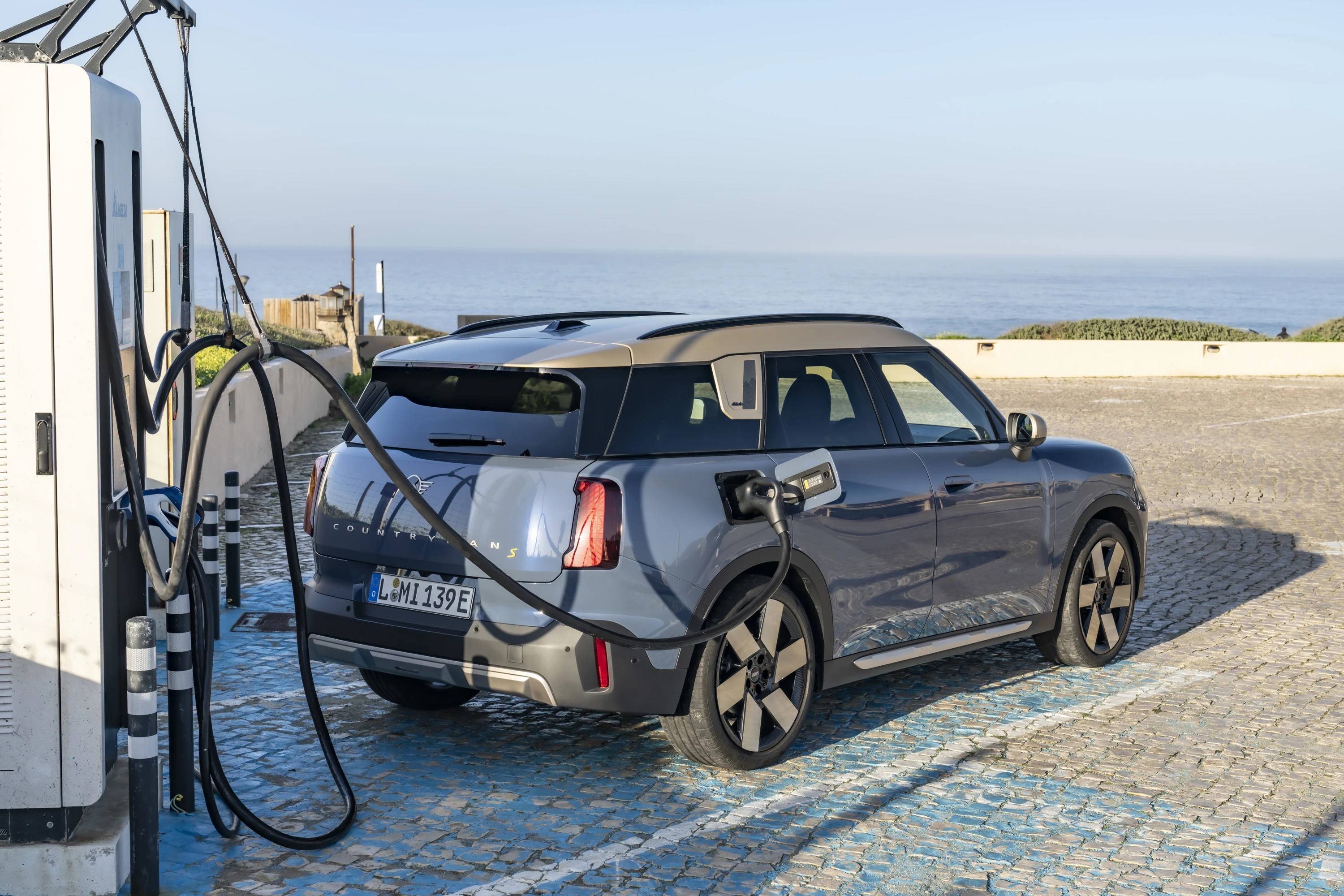 Mini Countryman E charging view