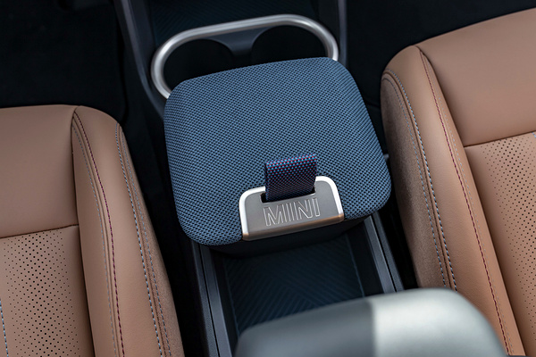 Mini Countryman SE ALL4 details view