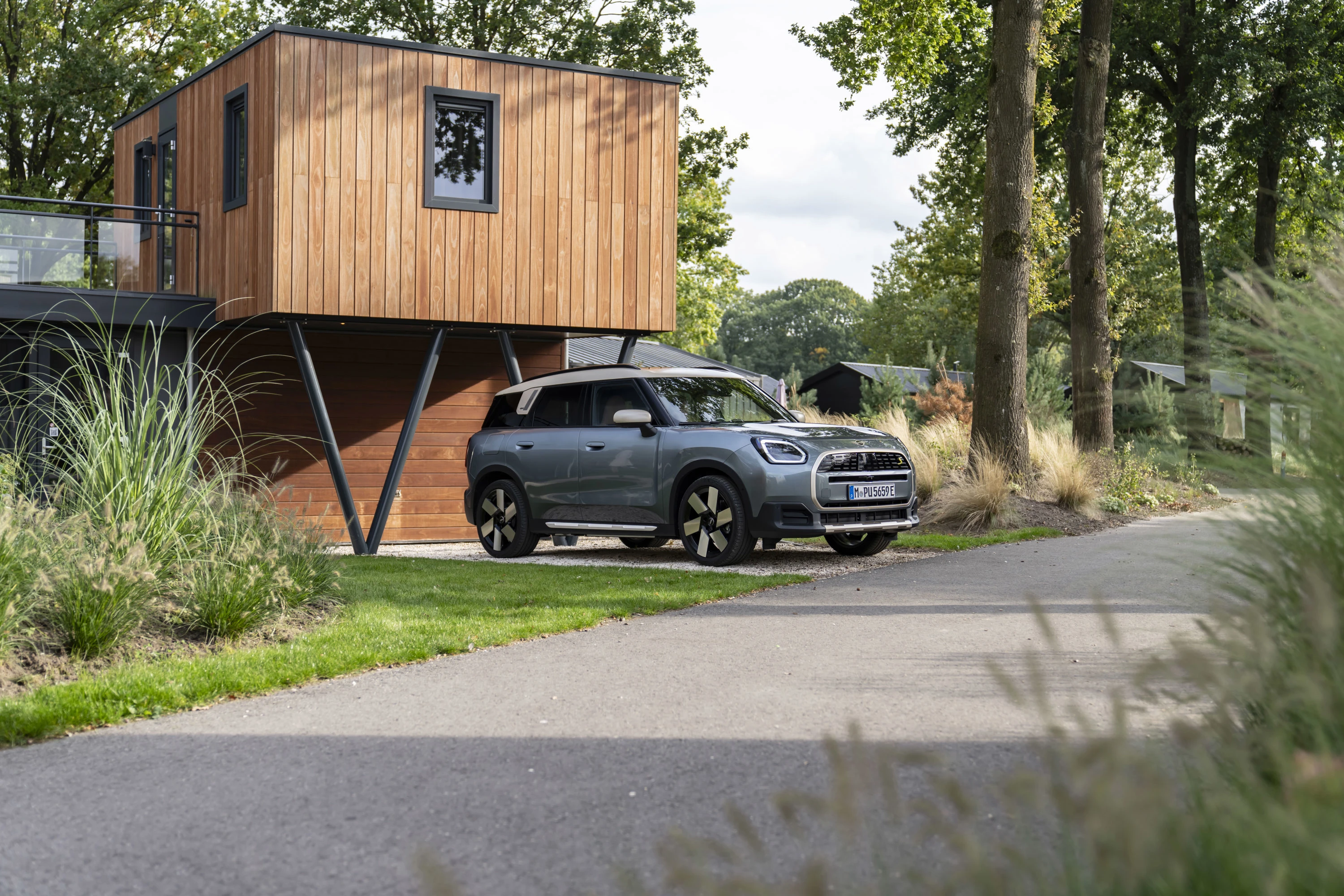 Mini Countryman SE ALL4 exterior view