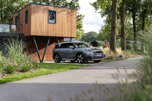 Mini Countryman SE ALL4 exterior view