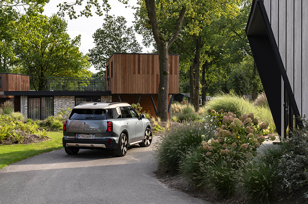 Mini Countryman SE ALL4 exterior view