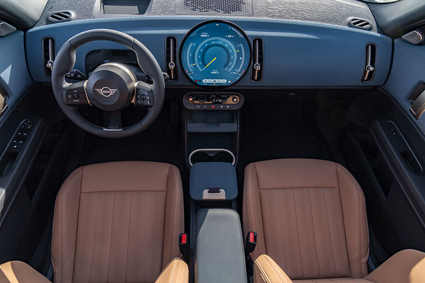 Mini Countryman SE ALL4 interior view