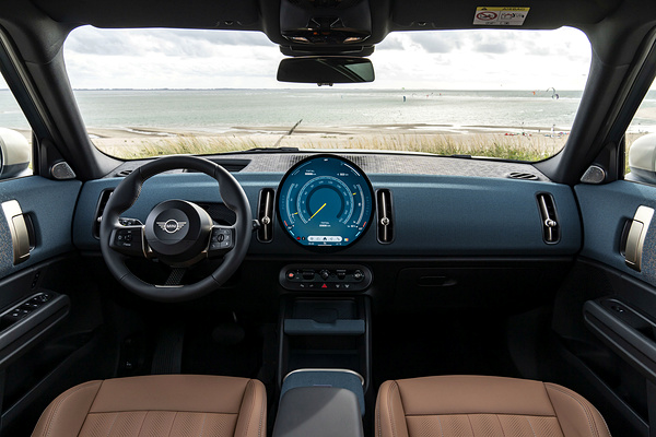 Mini Countryman SE ALL4 interior view