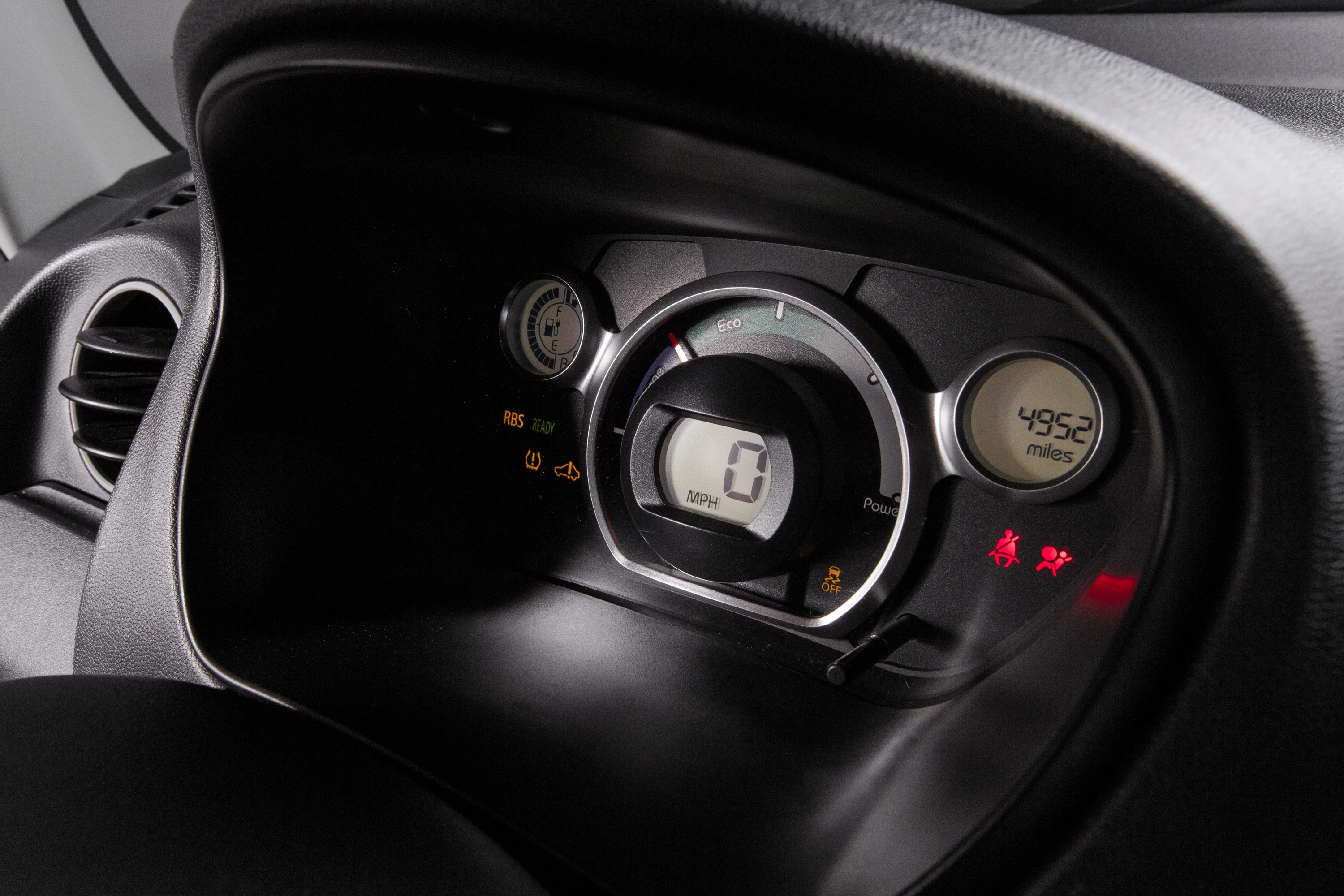 Mitsubishi i-MiEV M 10.5 kWh screens view