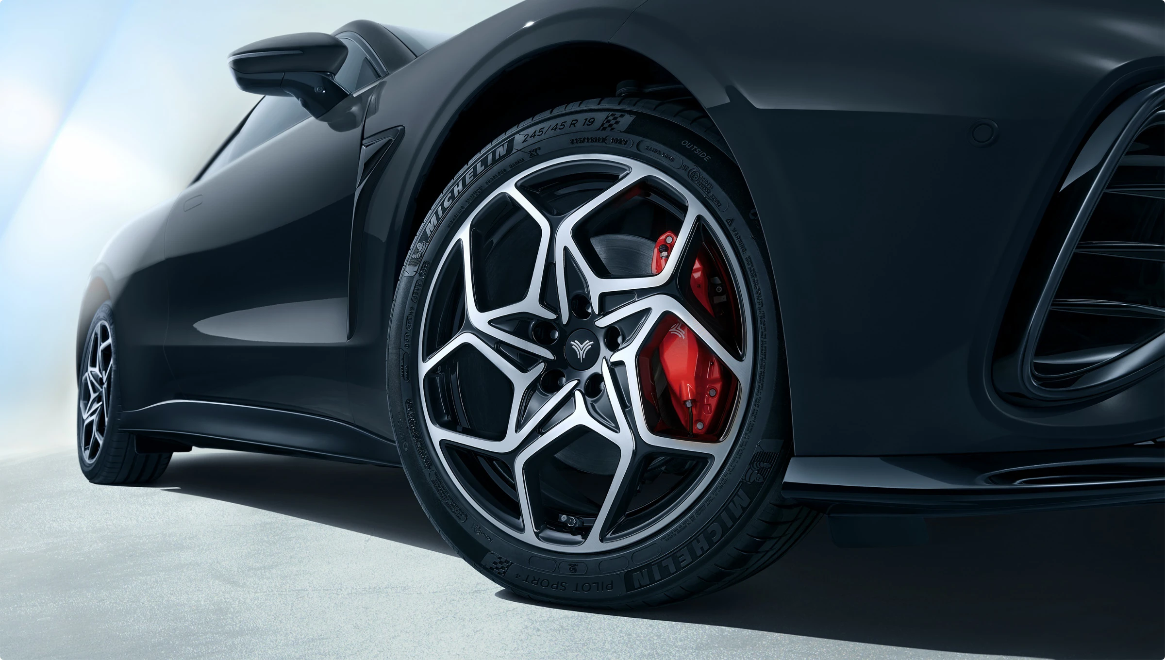 Neta GT 580 AWD wheels view