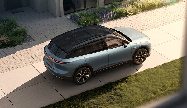Nio EL6 exterior view
