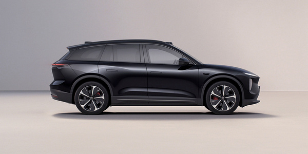 Nio EL6 exterior view