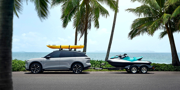 Nio EL6 trailer view