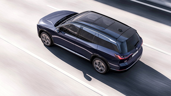 Nio ES8 exterior view