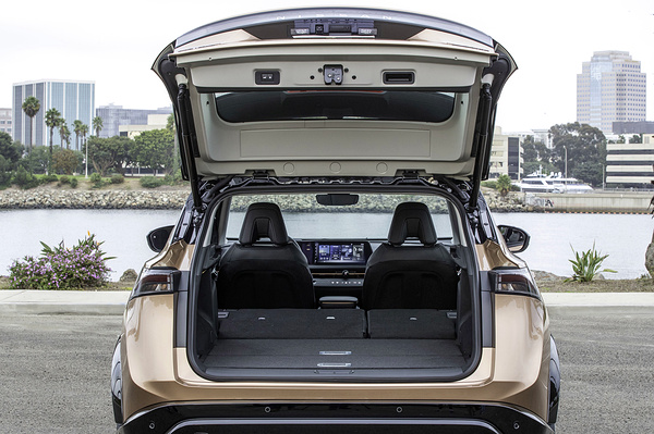 Nissan Ariya 87kWh trunk view