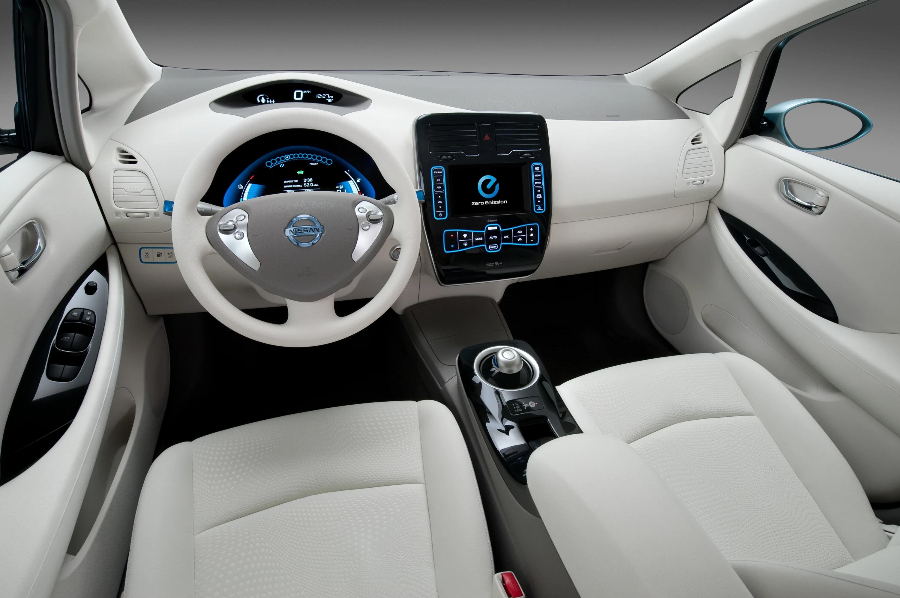 Nissan Leaf 24 kWh interior view