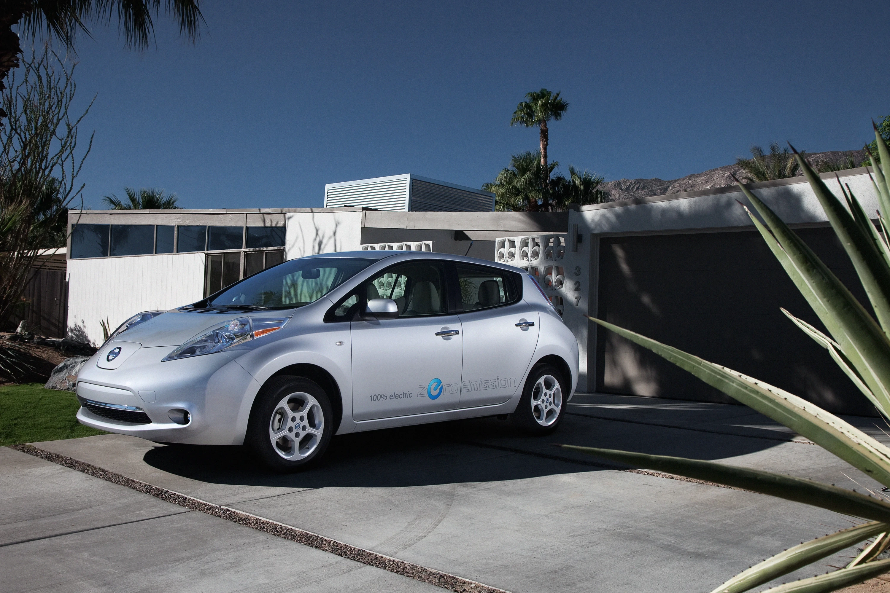 Nissan Leaf 24 kWh electric vehicle exterior