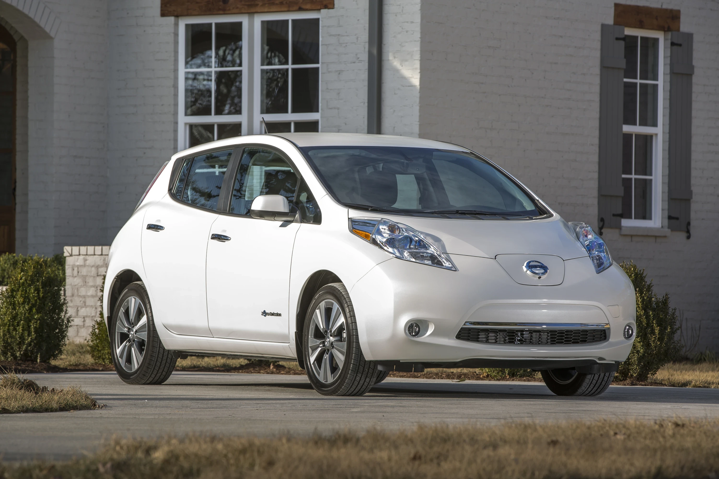 Nissan Leaf 30 kWh main view