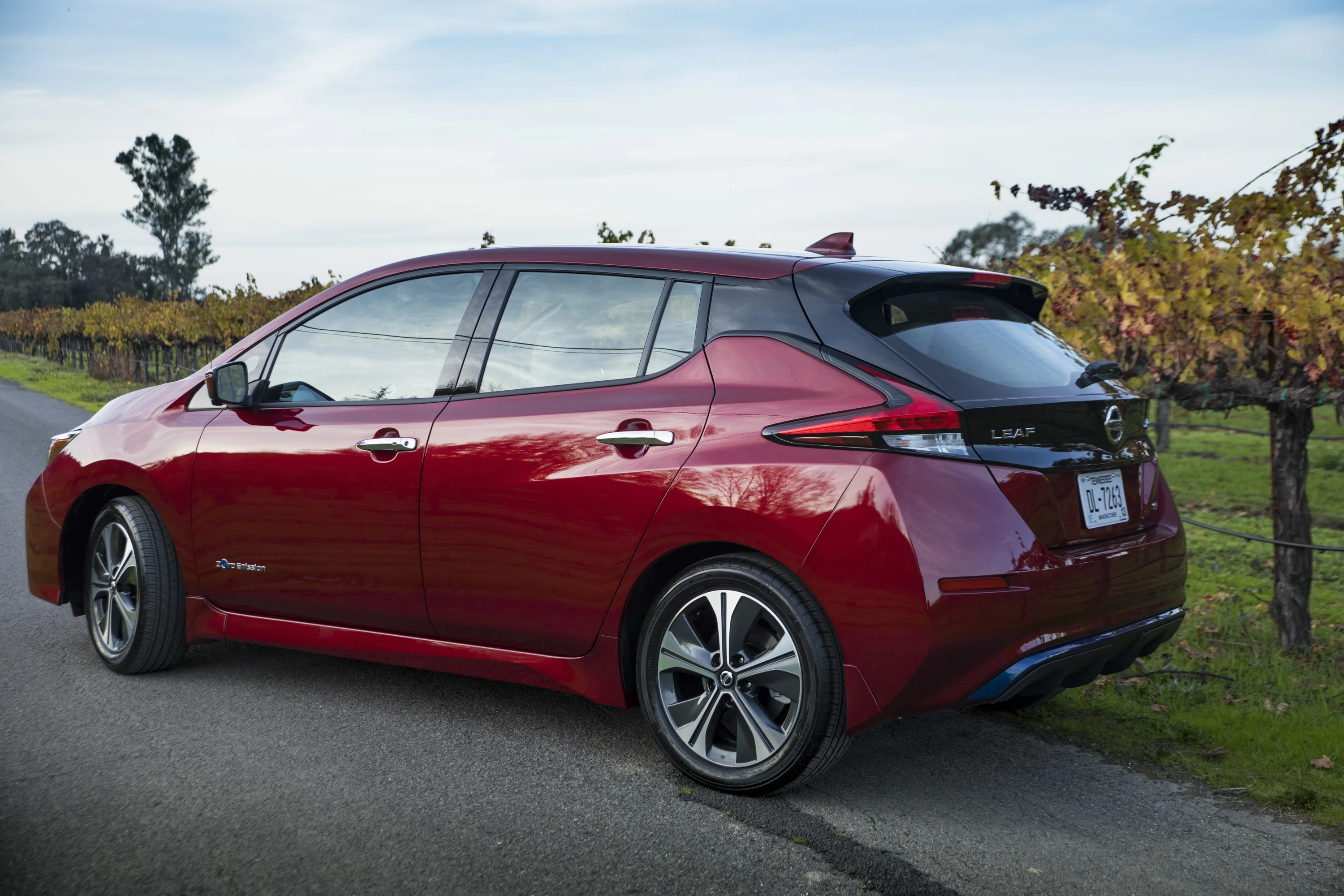 Nissan Leaf 40 kWh exterior view