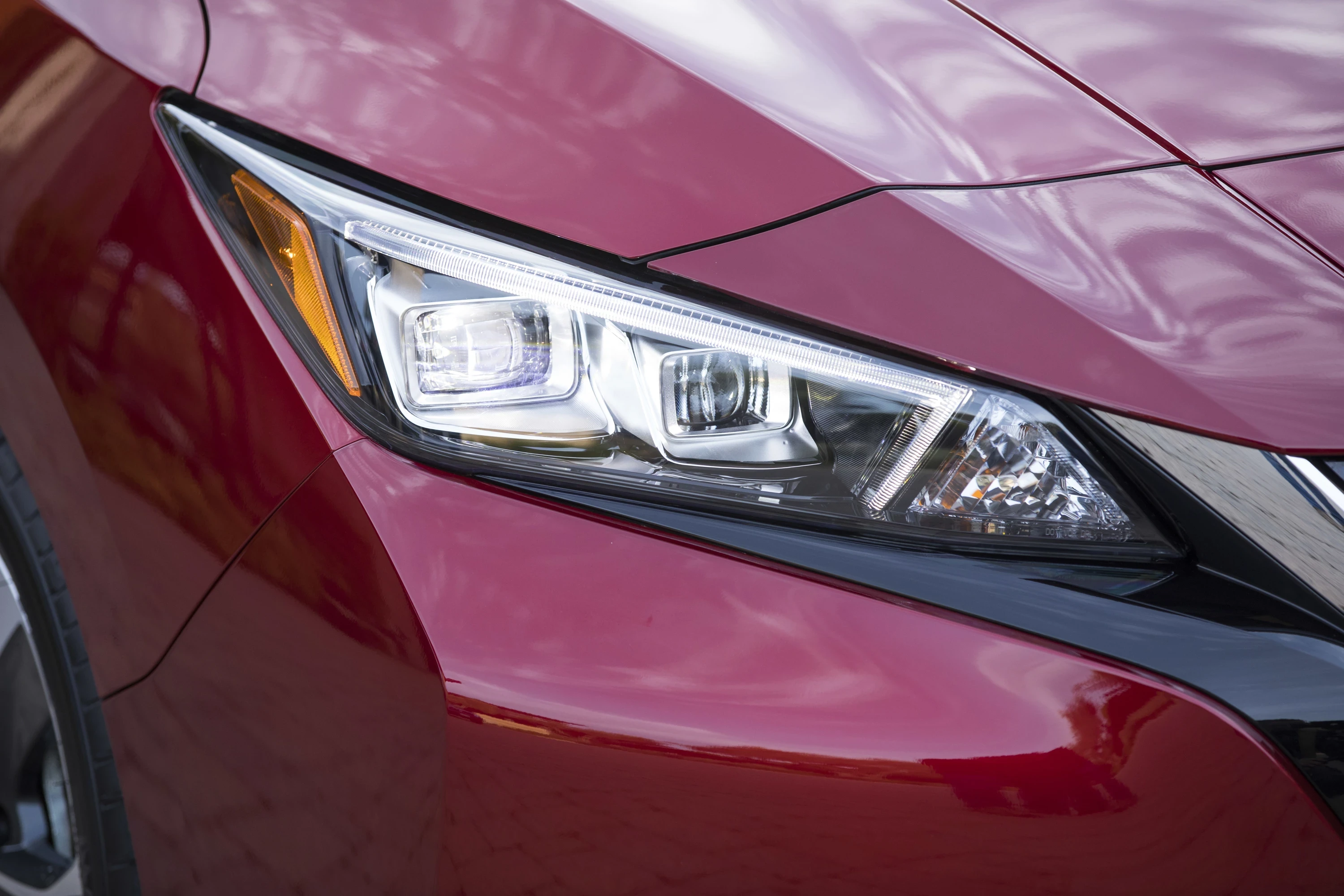 Nissan Leaf 40 kWh headlights view