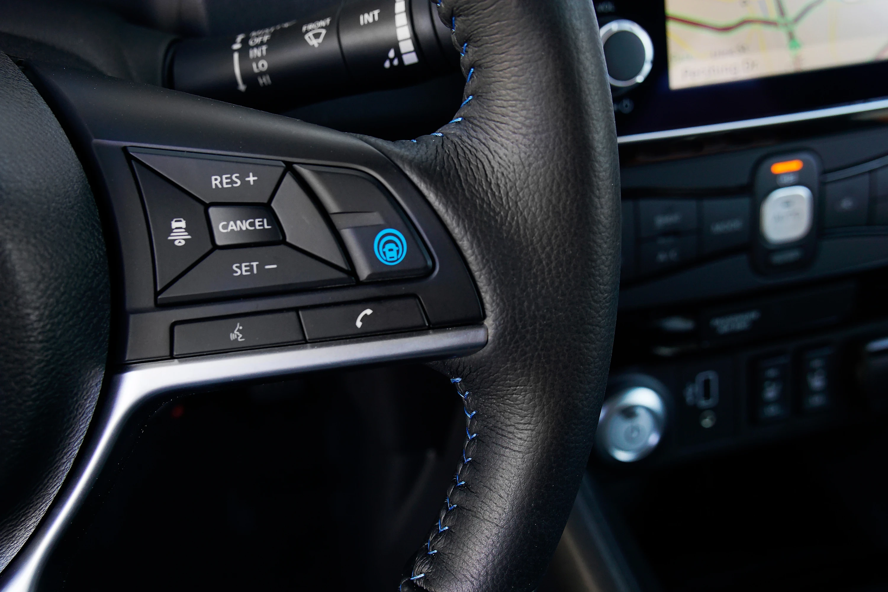 Nissan Leaf e+ 62 kWh steeringwheel view