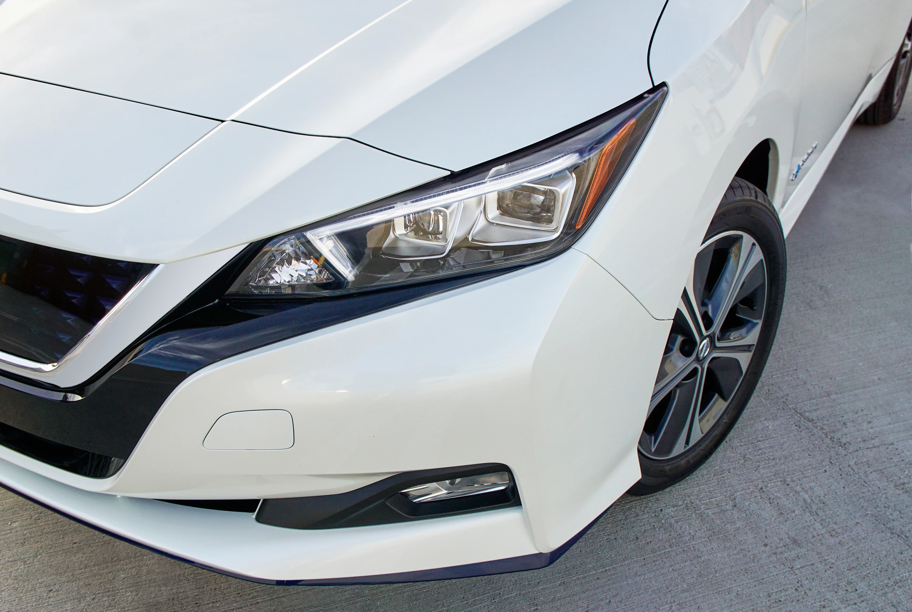 Nissan Leaf e+ 62 kWh headlights view