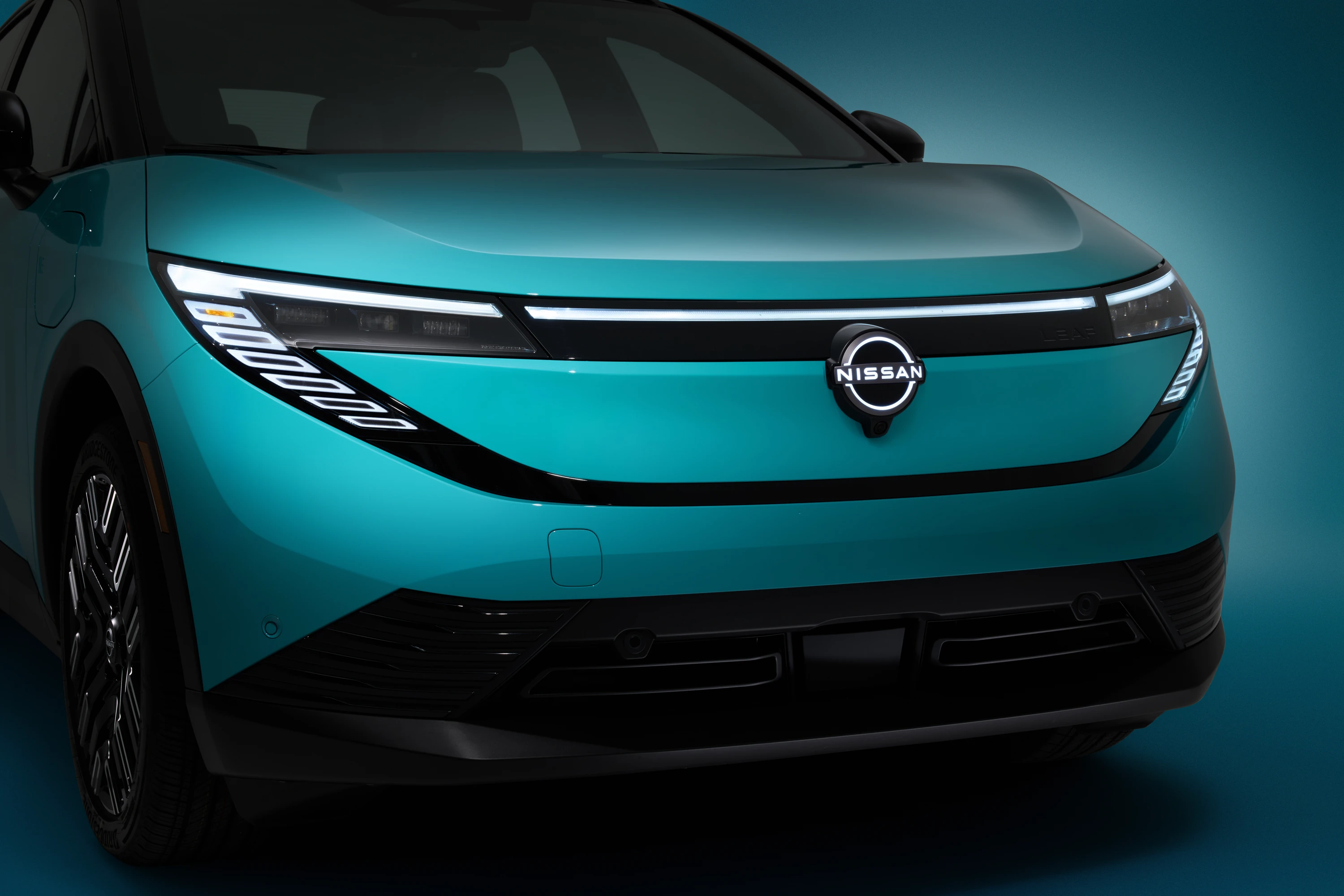 Nissan Leaf Long Range headlights view