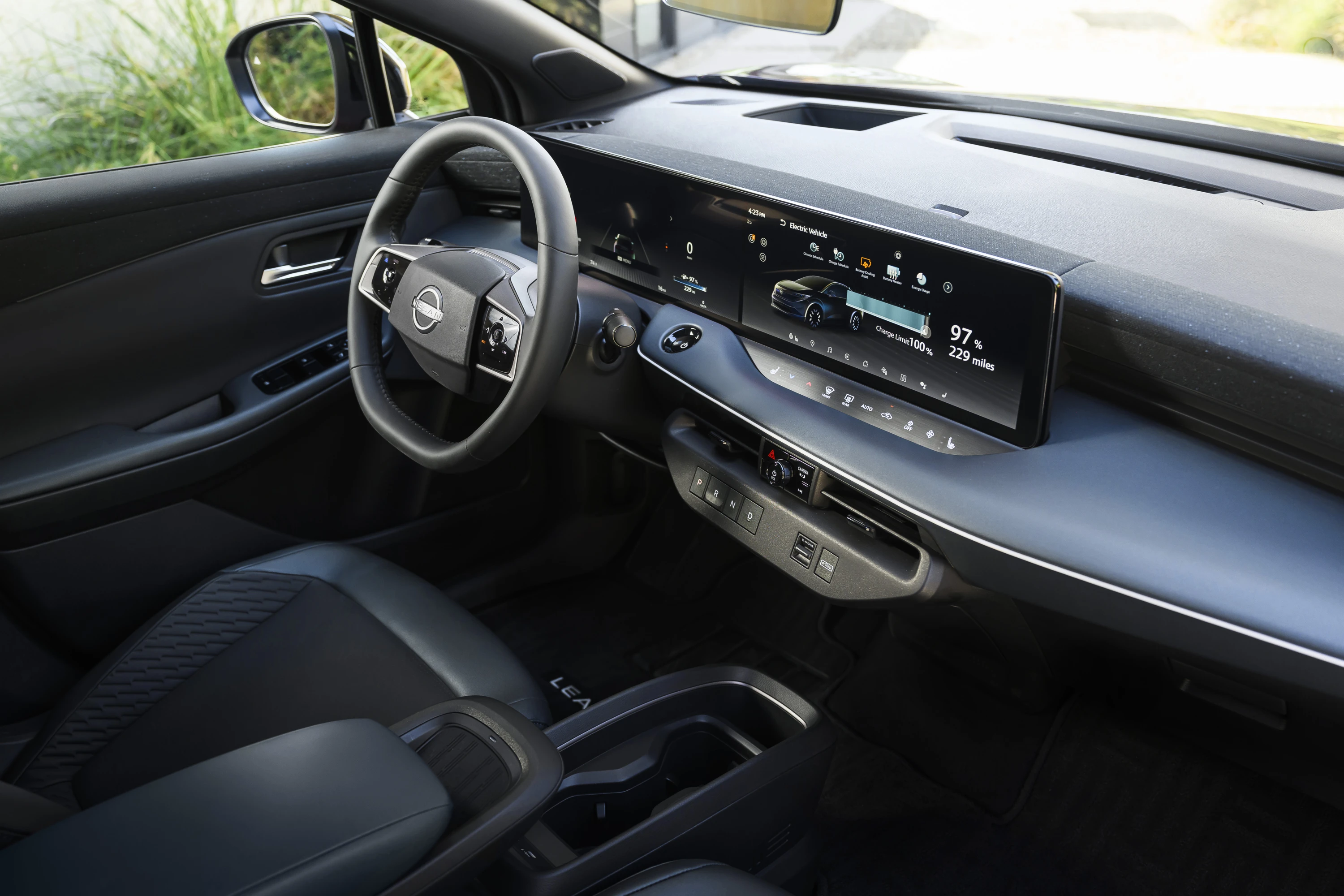 Nissan Leaf Long Range interior view