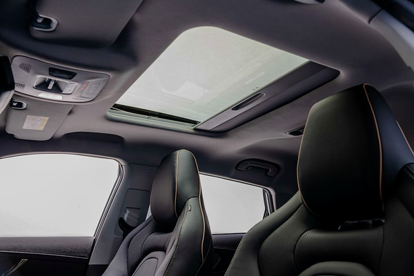 OMODA E5 roof view
