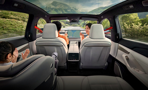 Onvo L60 AWD interior view