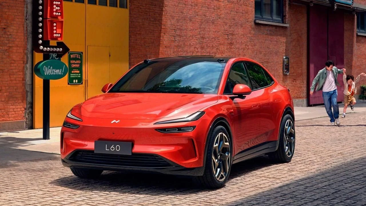 Onvo L60 RWD exterior view