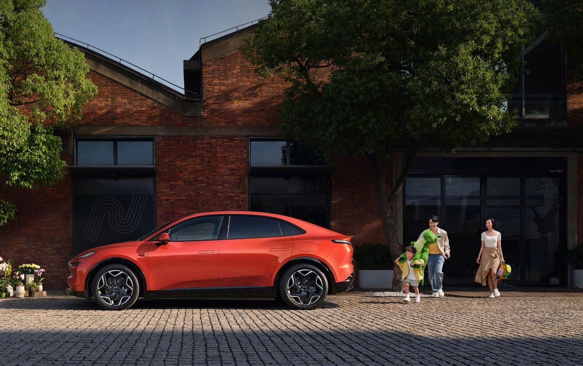 Onvo L60 RWD exterior view