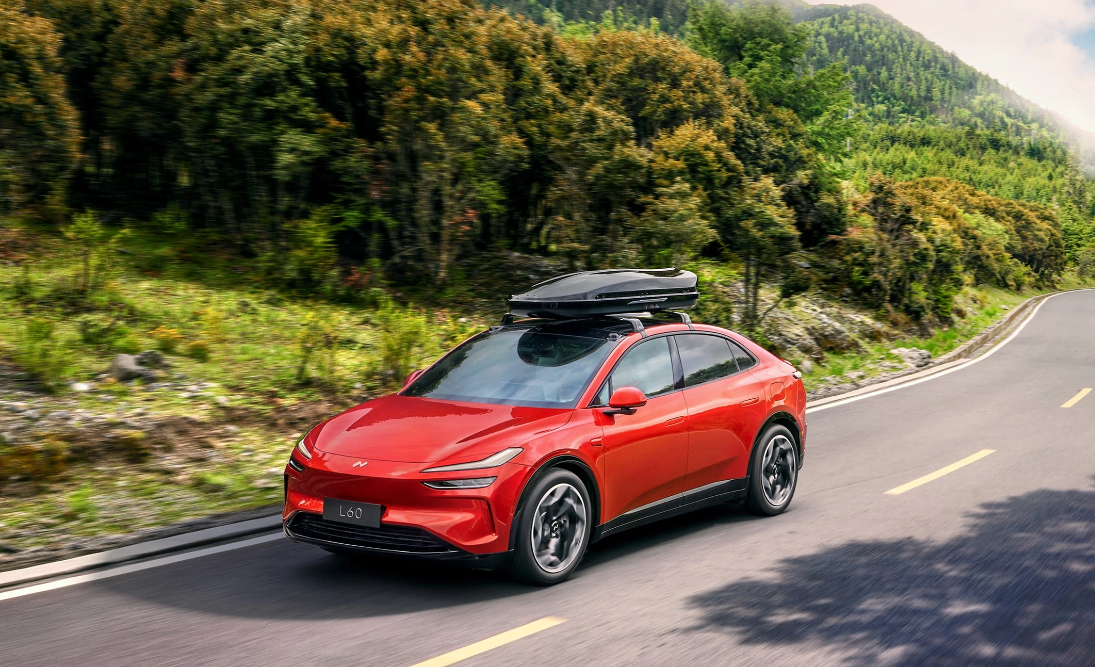 Onvo L60 RWD roofbox view