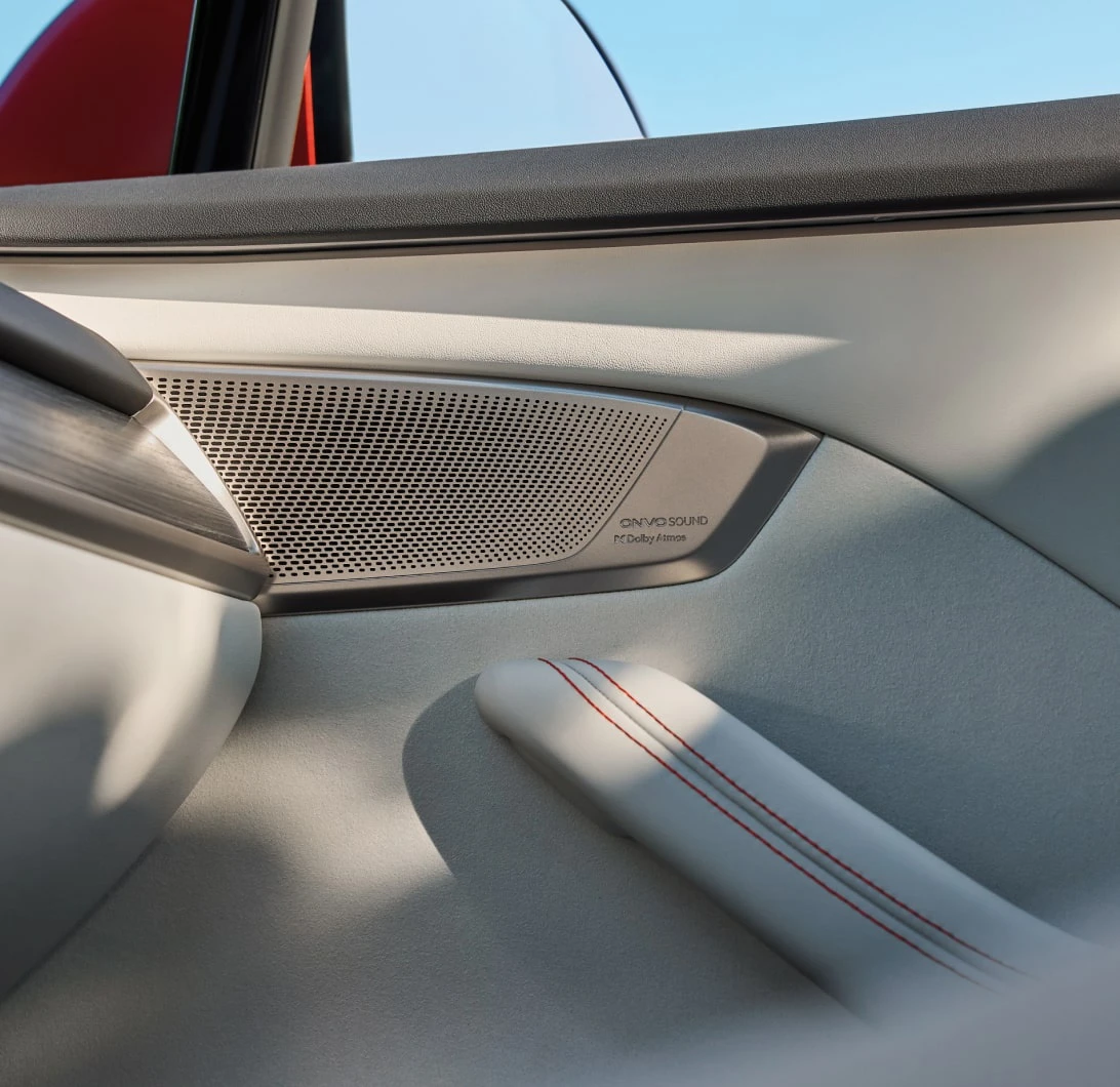 Onvo L60 RWD soundsystem view