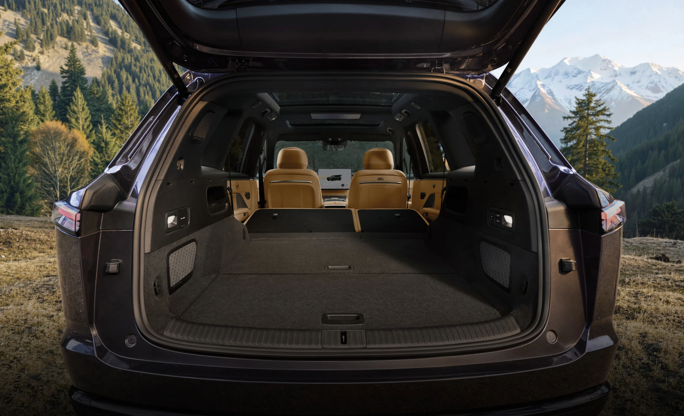 Onvo L80 AWD 85 kWh trunk view