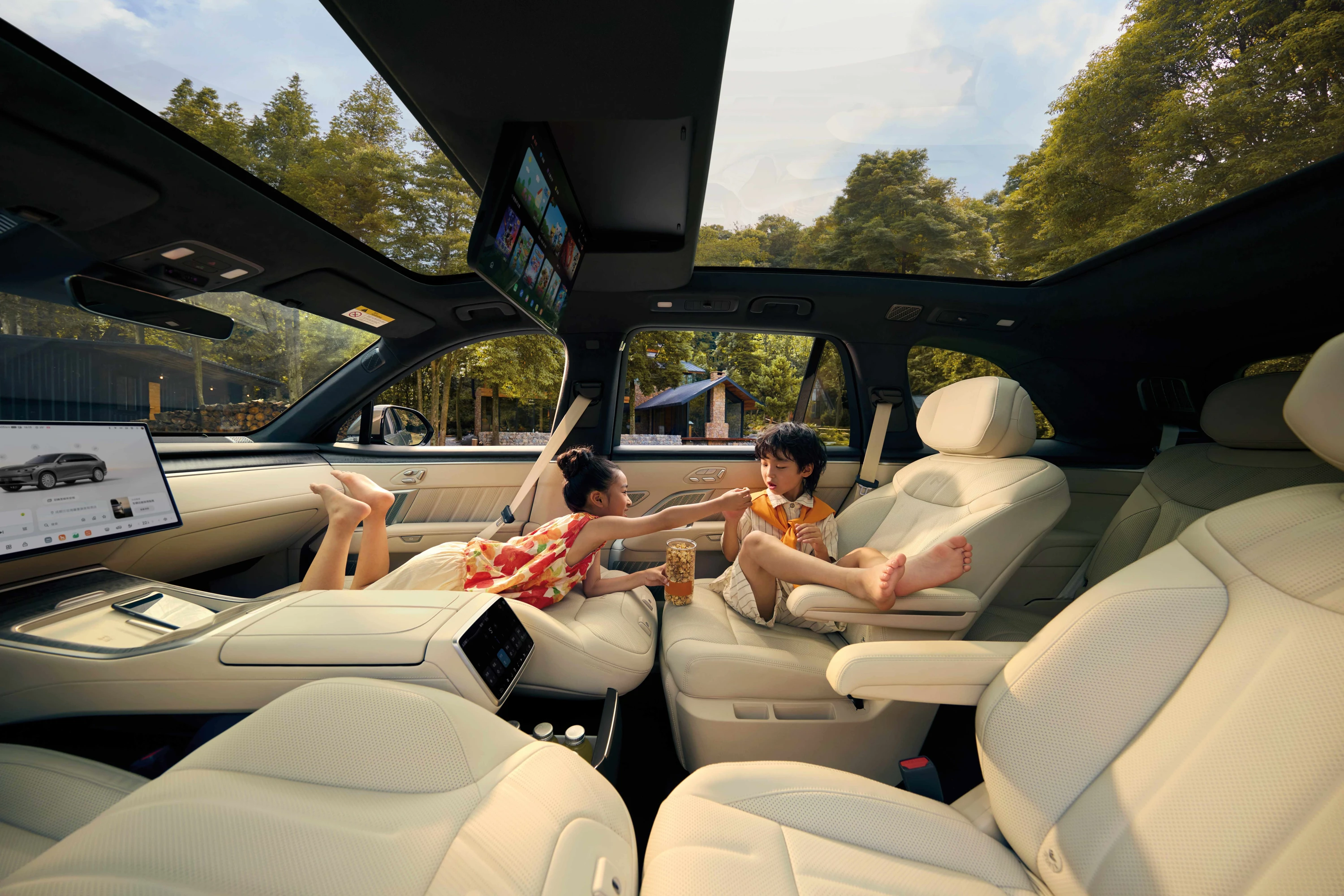 ONVO L90 AWD secondrowseats view