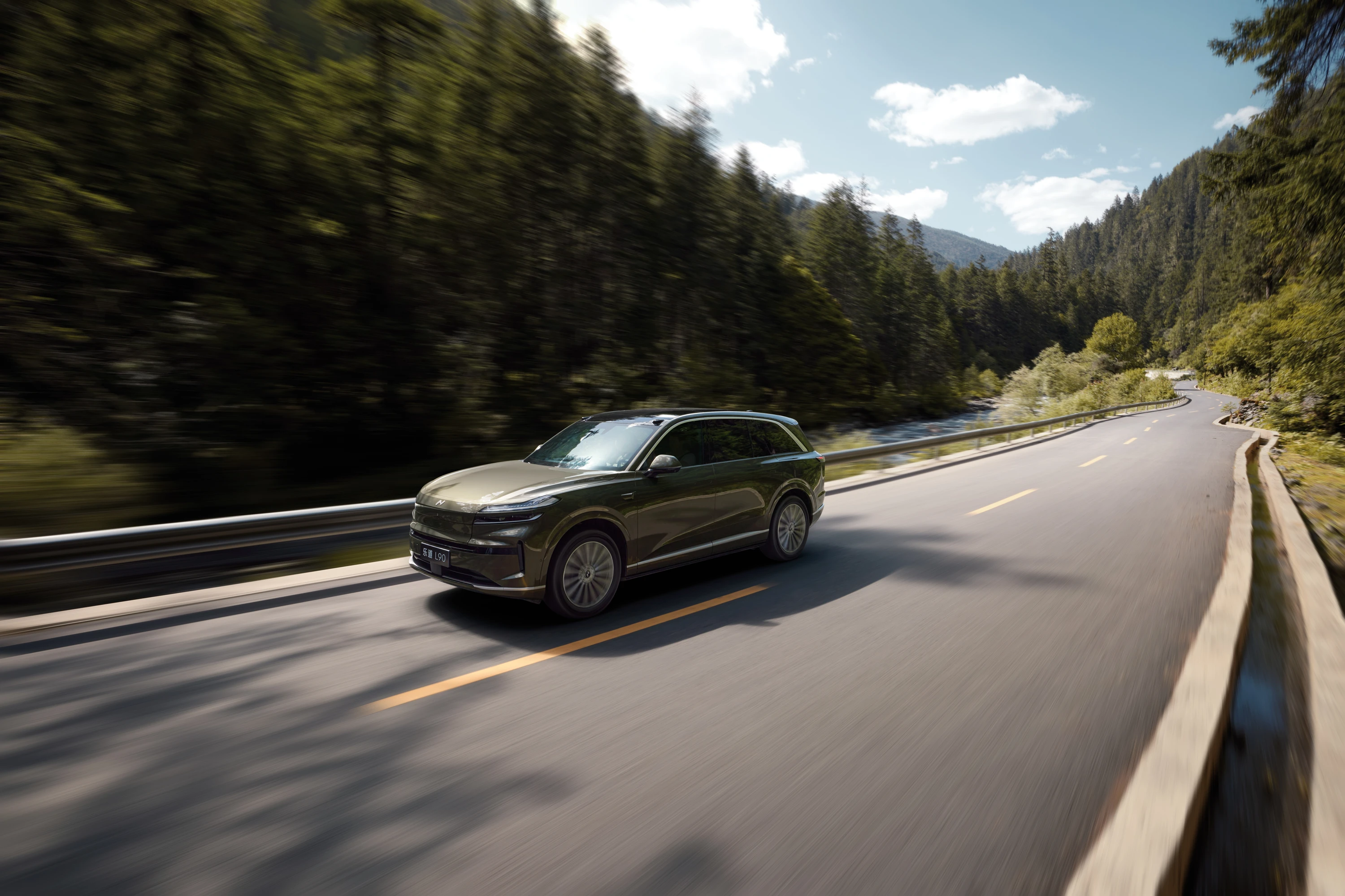 ONVO L90 AWD dynamic view