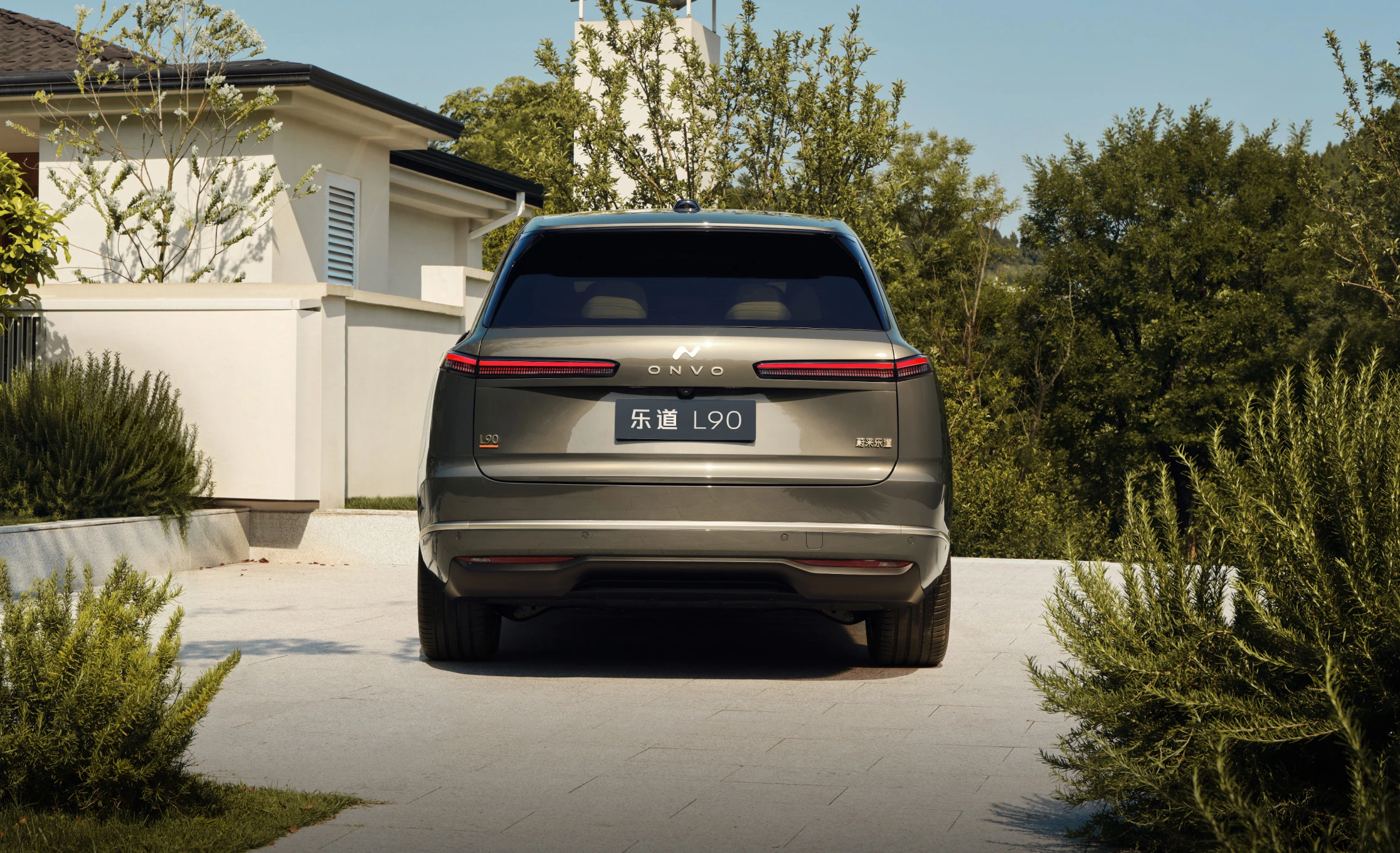 ONVO L90 AWD exterior view