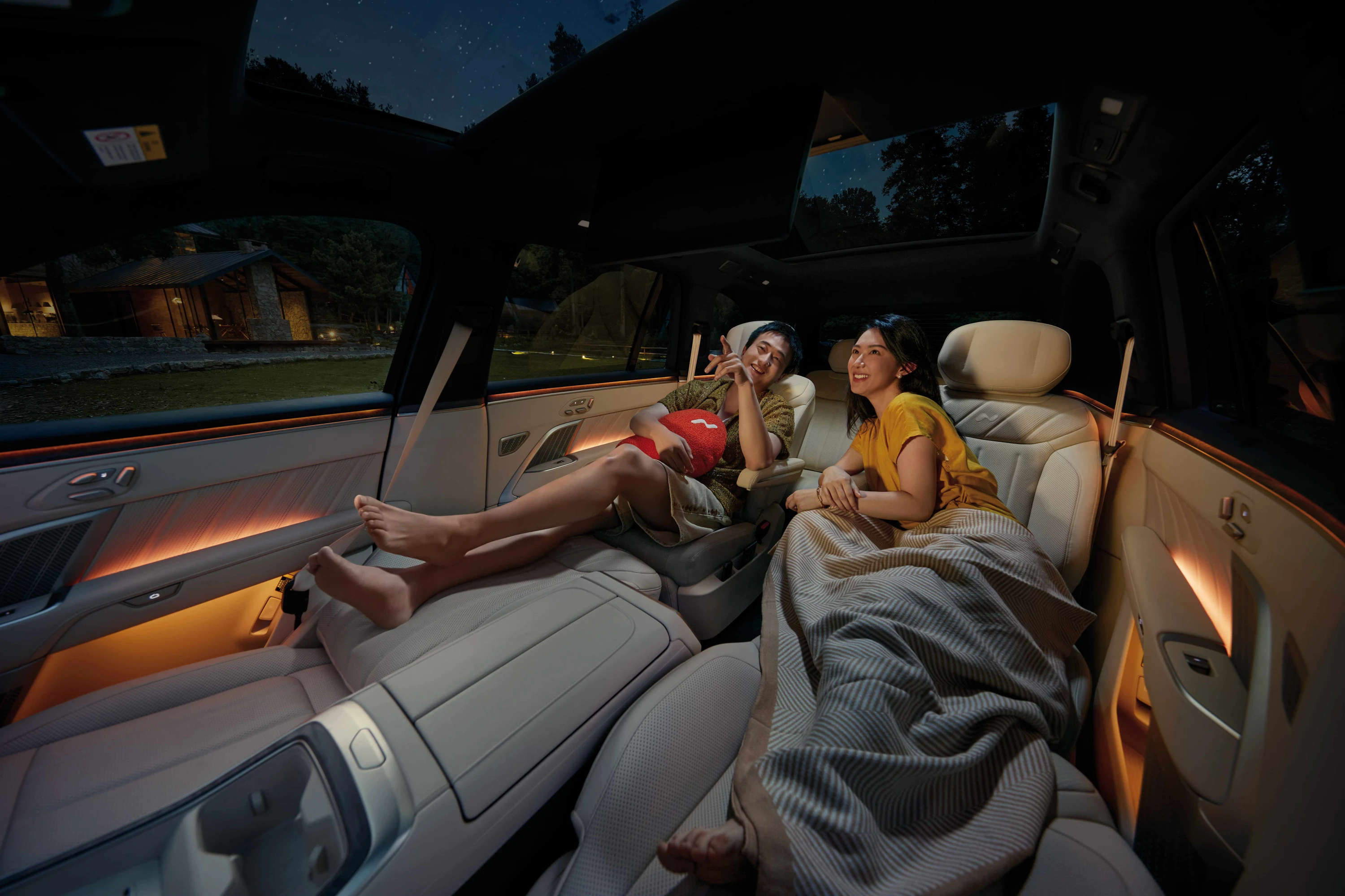 ONVO L90 AWD secondrowseats view