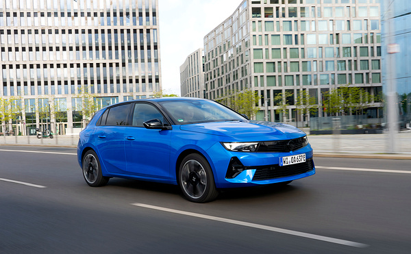 Opel Astra Electric exterior view