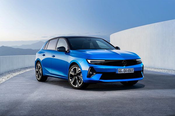 Opel Astra Electric exterior view