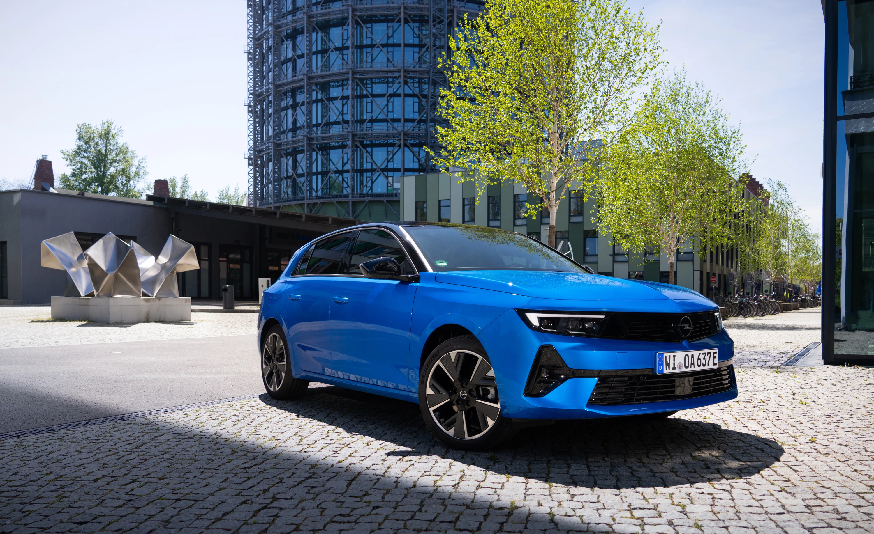 Opel Astra Electric exterior view