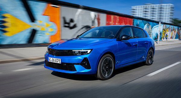 Opel Astra Electric exterior view