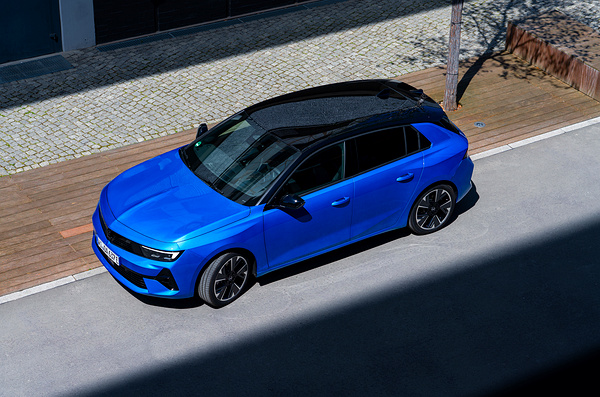 Opel Astra Electric exterior view