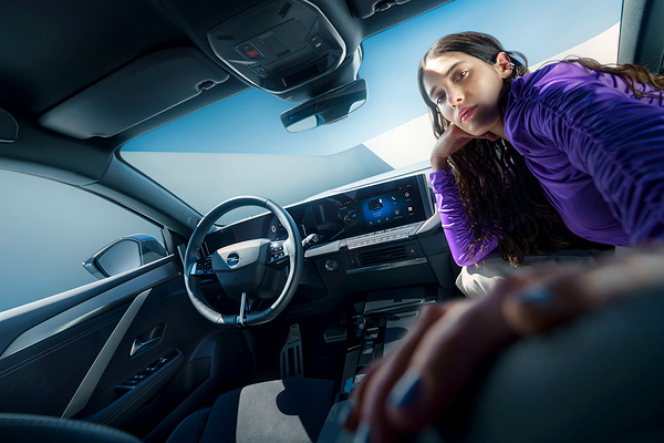 Opel Astra Electric interior view