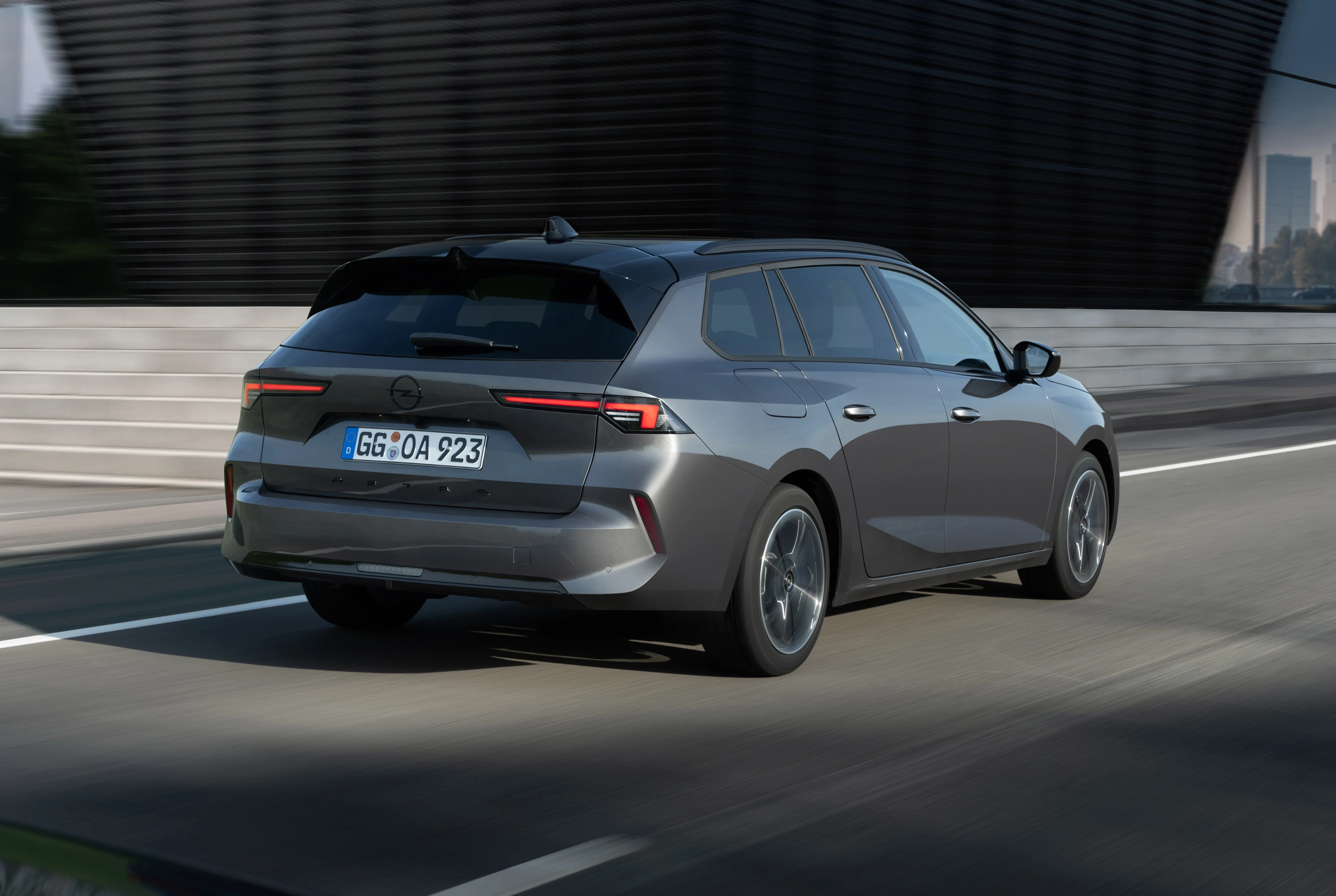 Opel Astra Sports Tourer Electric exterior view