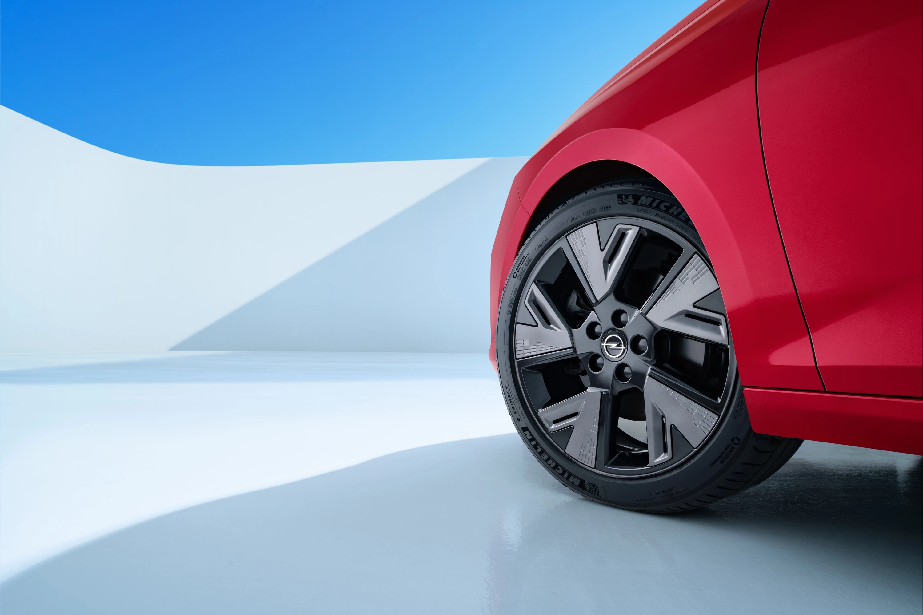 Opel Astra Sports Tourer Electric wheels view
