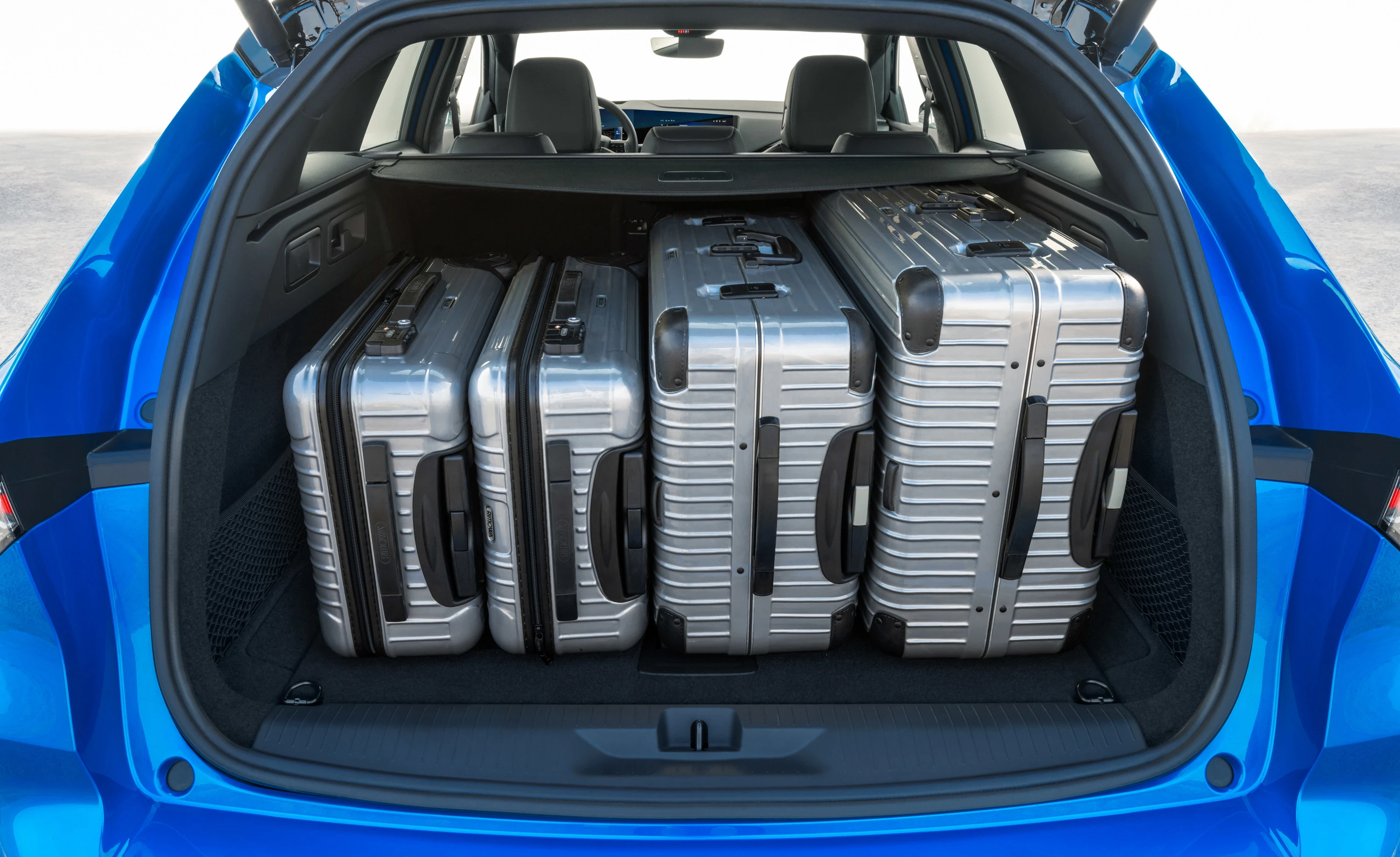 Opel Astra Sports Tourer Electric trunk view