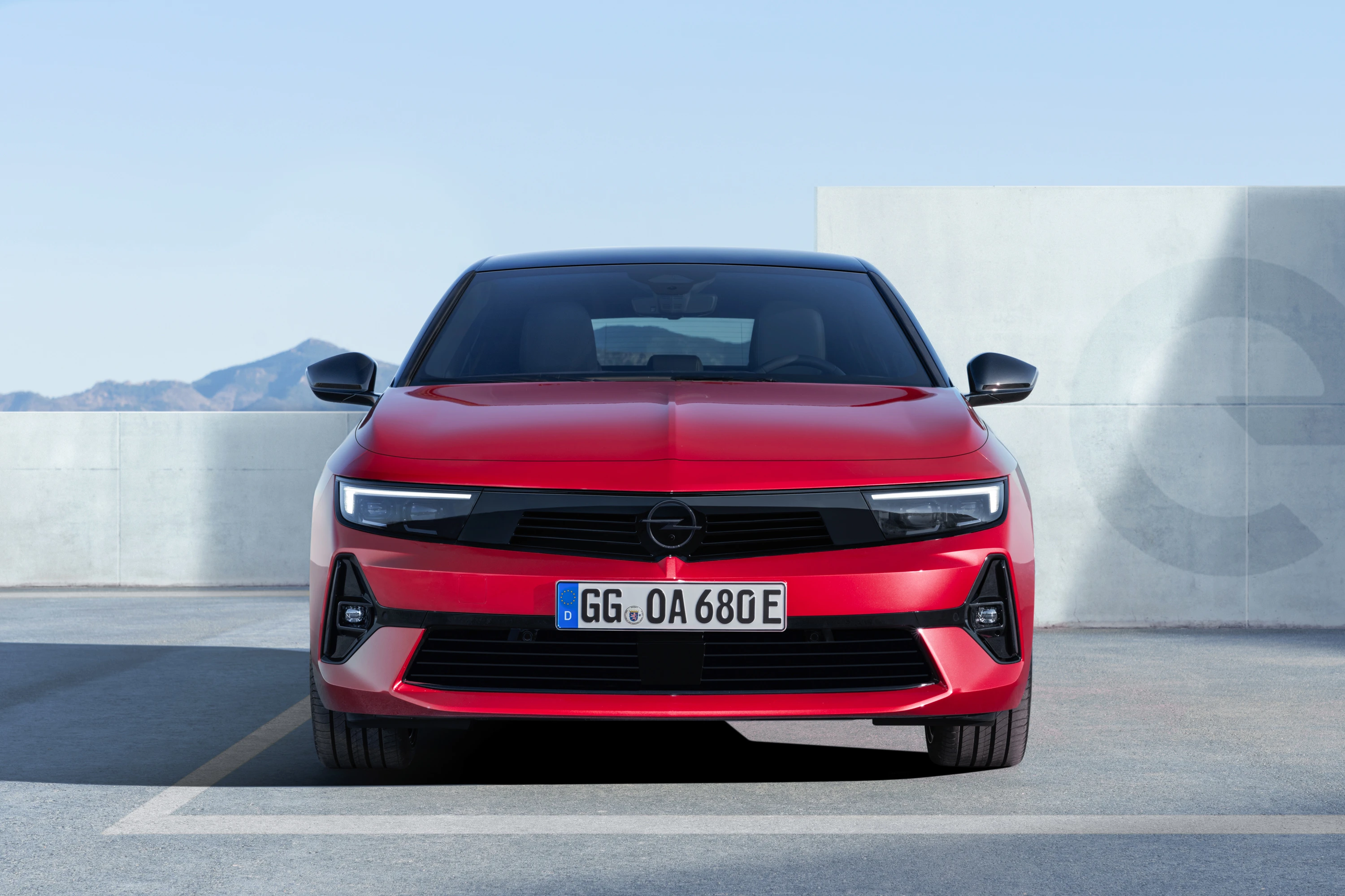 Opel Astra Sports Tourer Electric headlights view