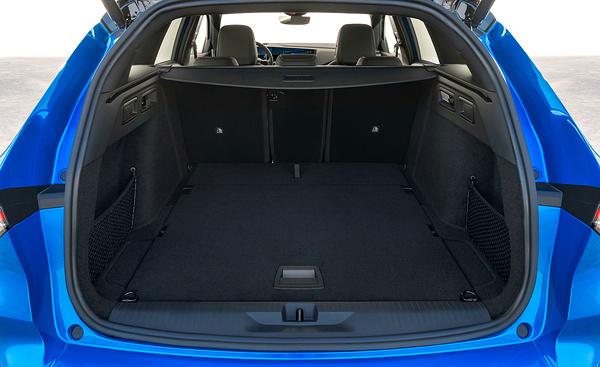 Opel Astra Sports Tourer Electric trunk view