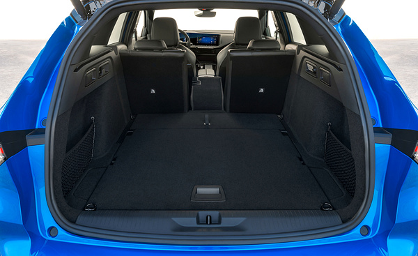 Opel Astra Sports Tourer Electric trunk view