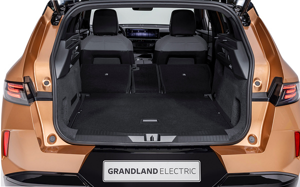 Opel Grandland trunk view