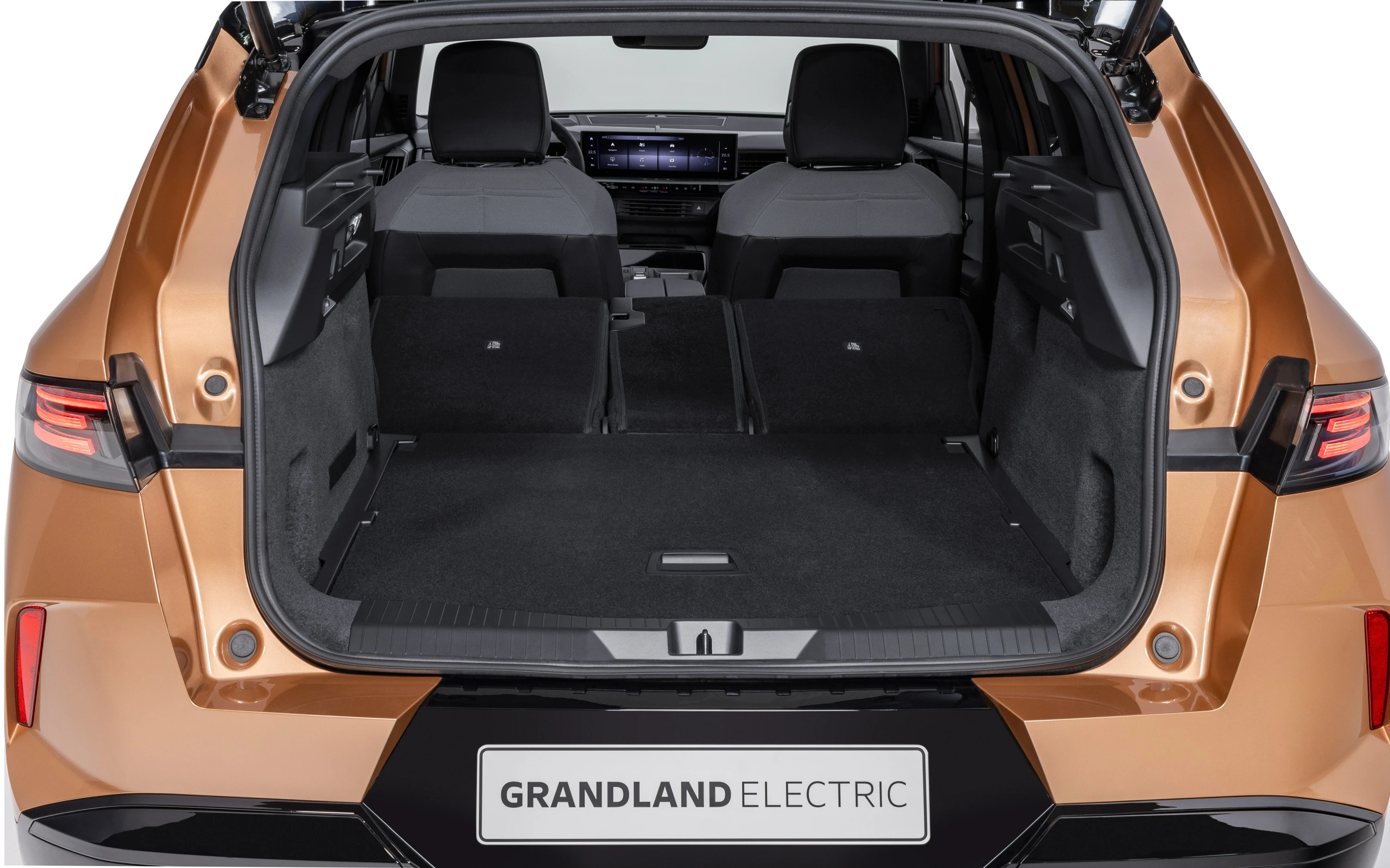Opel Grandland 82 kWh trunk view