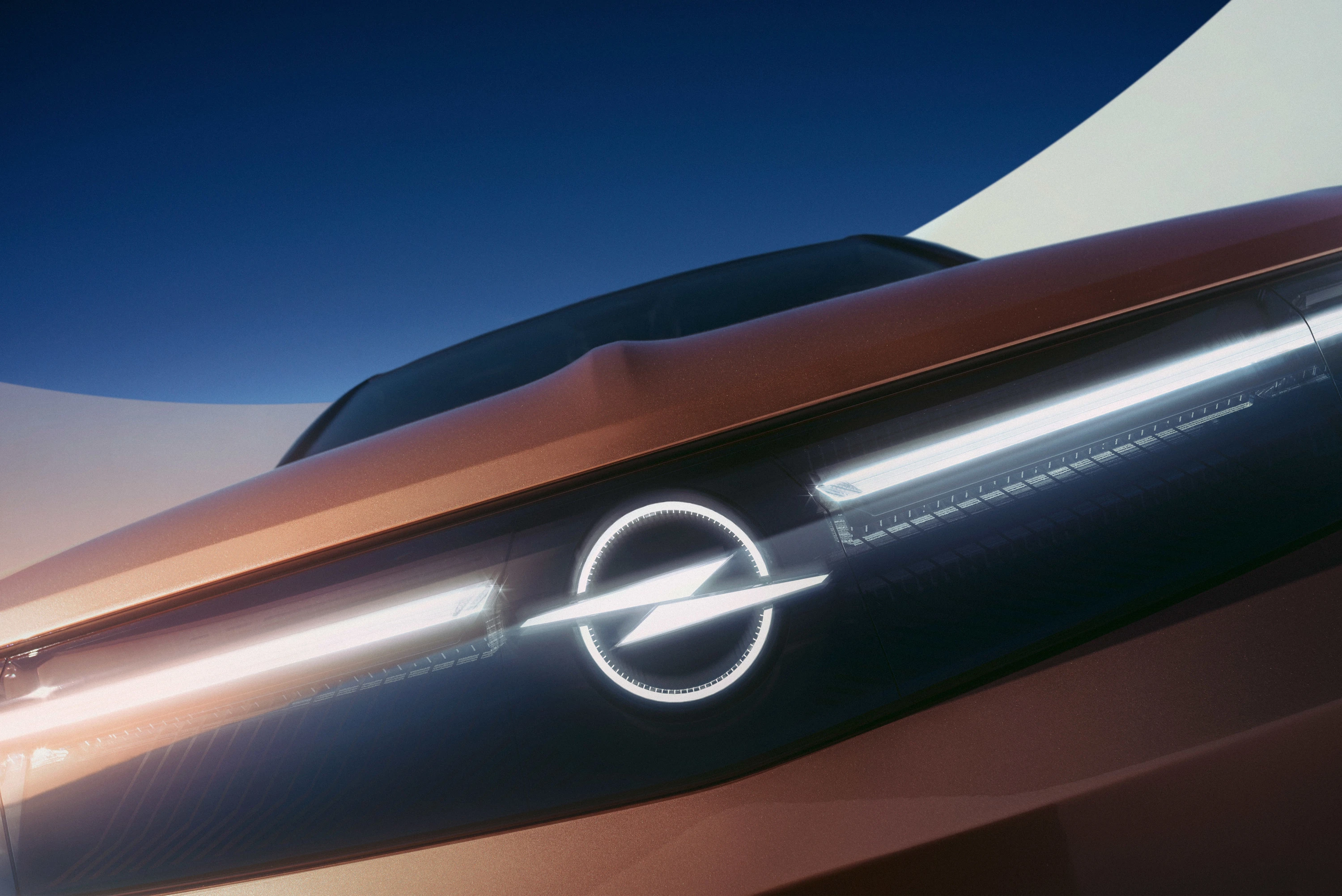 Opel Grandland 97 kWh headlights view